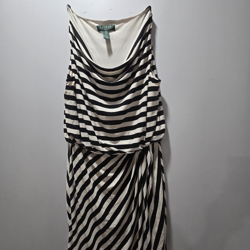 Black and white pattern dress stripes